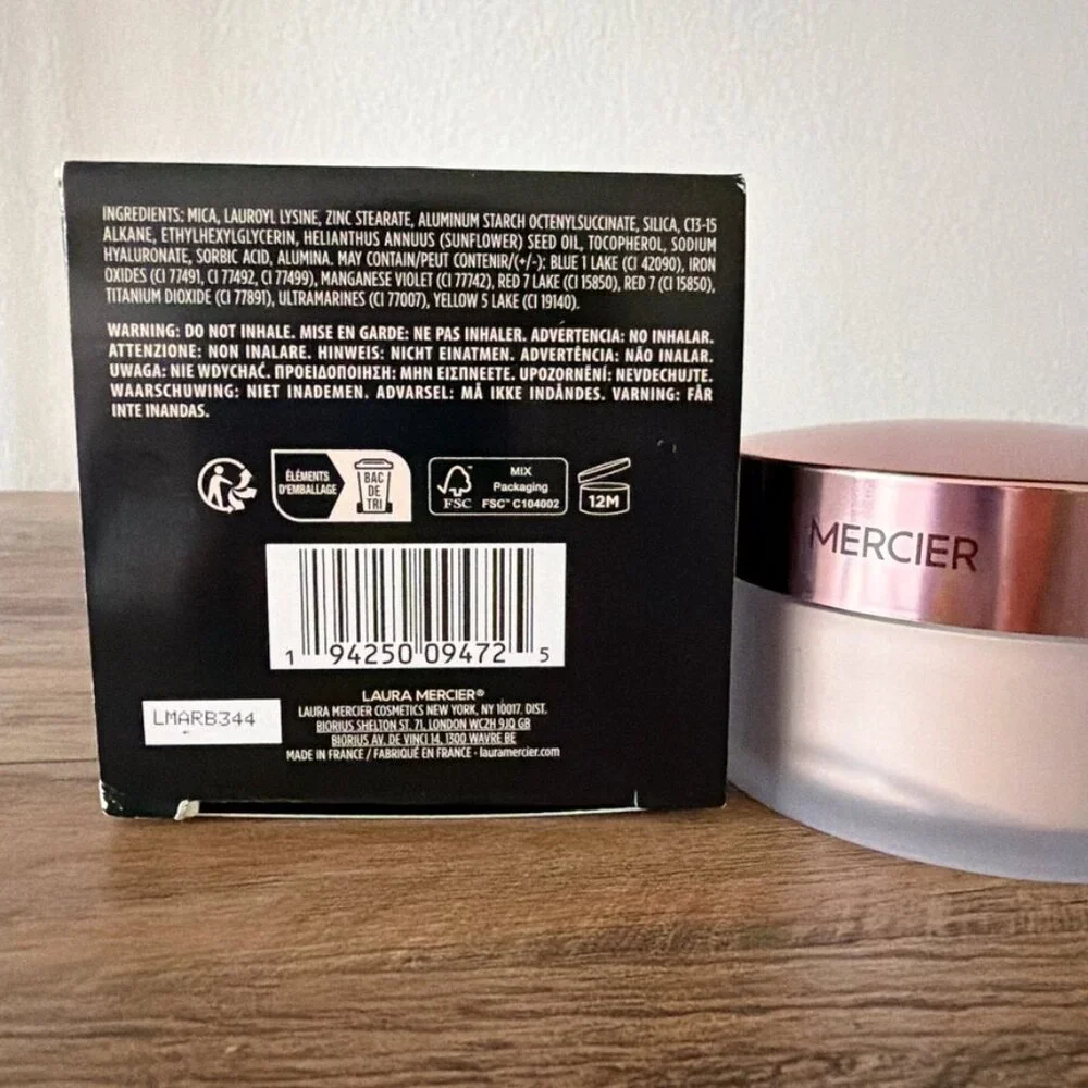 Laura Mercier Ultra-Blur Talc-Free Longwearing Translucent Loose Setting Powder